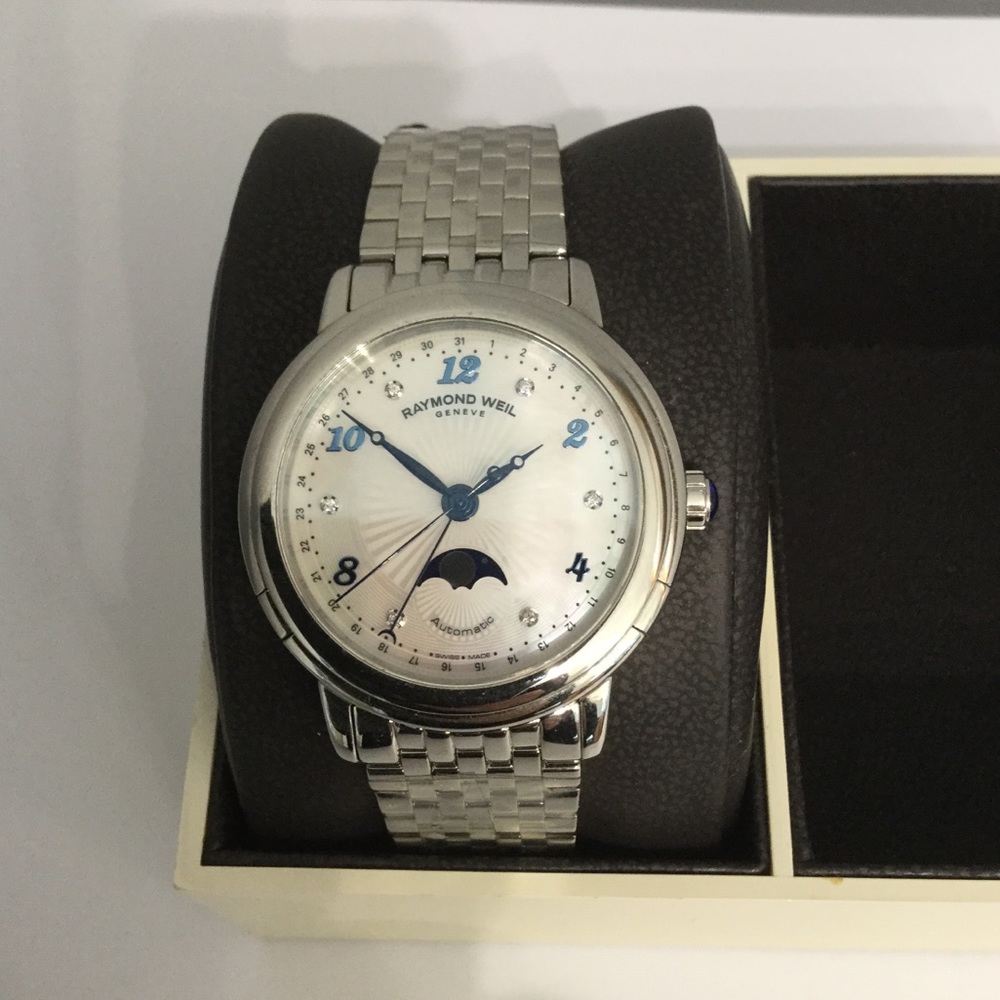 Raymond Weil maestro diamond 2739-st-05985 watch